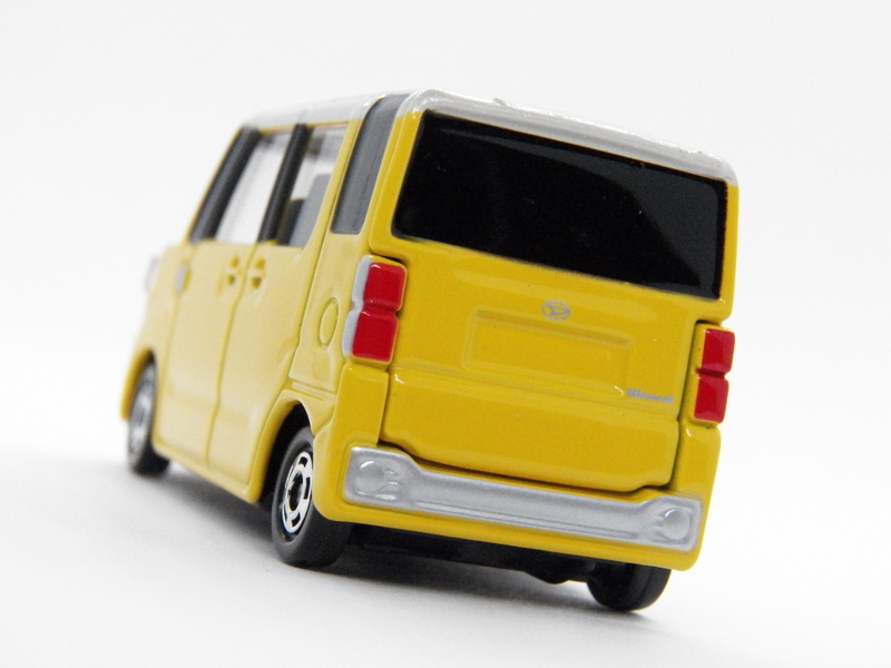 Illustration for article titled HWEP with Noodles - Tomica Daihatsu Wake